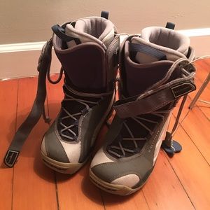 Salomon ivy women's snowboard boots.
