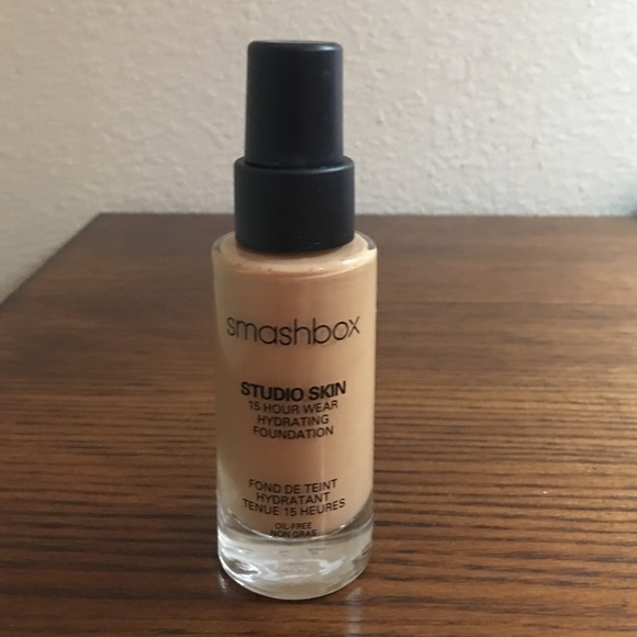 Smashbox Studio Skin 15 Hour Wear Hydrating Found