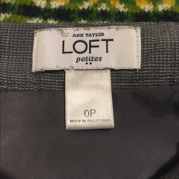 🔥LAST DAY TIL MOVE🔥LIKE NEW LOFT pencil skirt - Picture 3 of 4