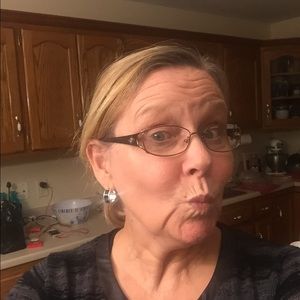 Meet your Posher, Janet