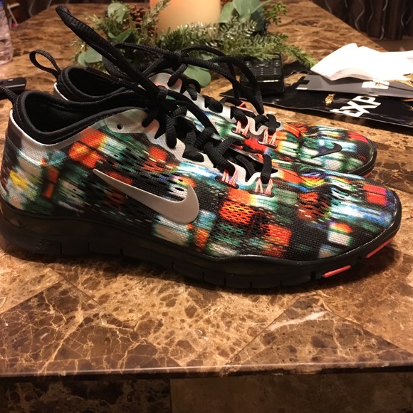 Nike free 5.0 womans size 6