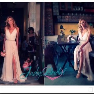 Sexy BoHo wedding wedding dress, high slit W/lace