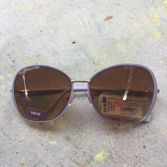 NWT Sunglasses - Picture 2 of 4