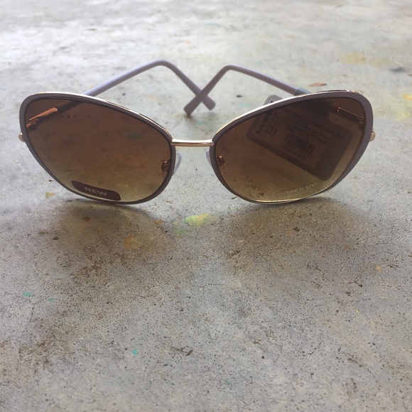 NWT Sunglasses - Picture 3 of 4