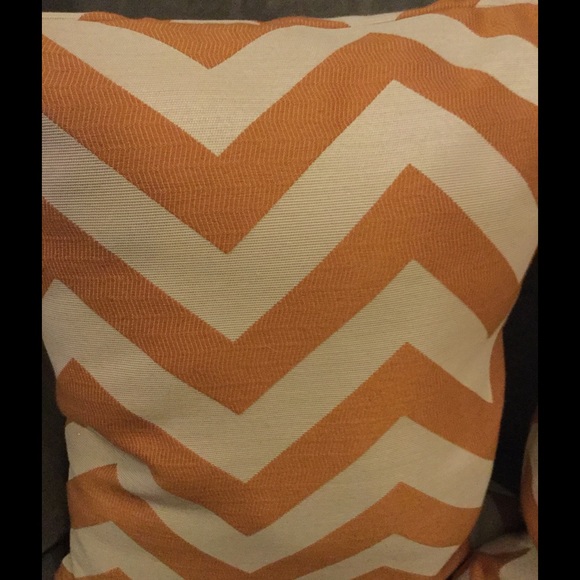 New 2 Chevron Pillows - Picture 3 of 3