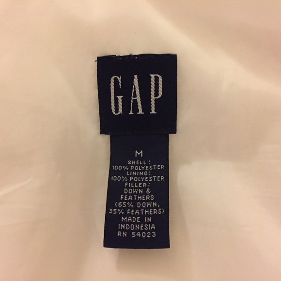 Gap White Winter Vest - Size M - Picture 4 of 4