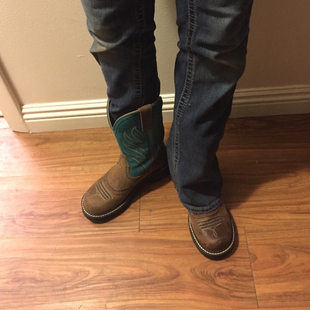 Ariat cowgirl boots