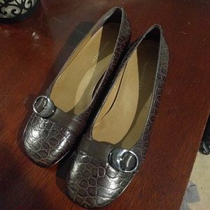 Brand new comfortable and cute flats- Naturalizers