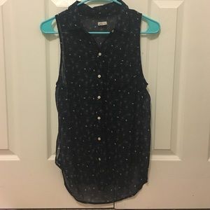 Hollister top