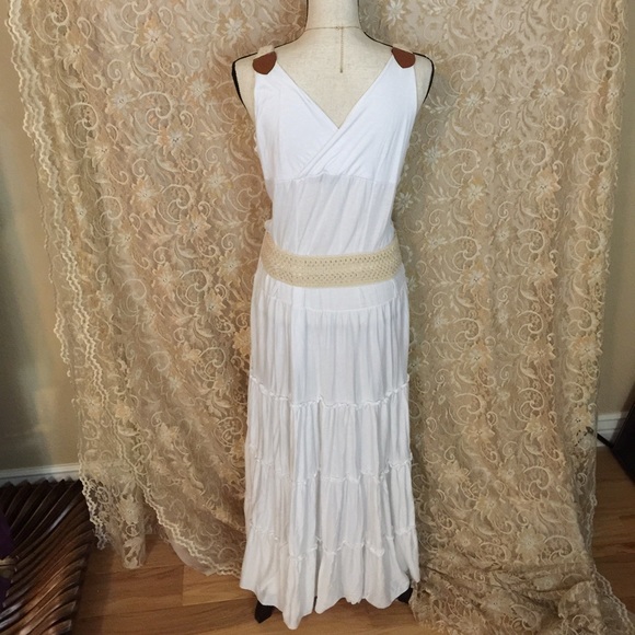 White low cut dress - Picture 2 of 2