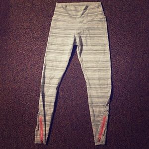 lululemon heathered light grey exclusive* leggings