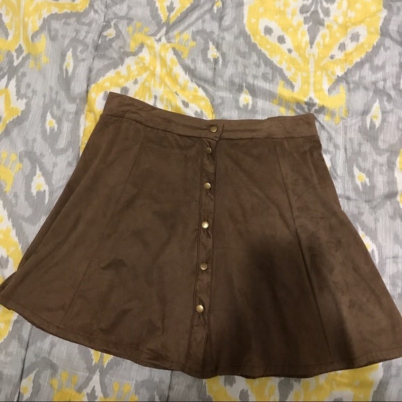 Brown skirt with buttons