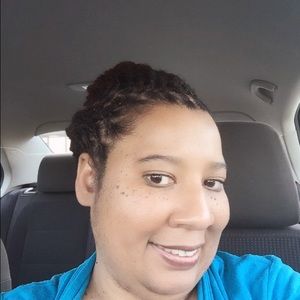 Meet your Posher, Yolanda