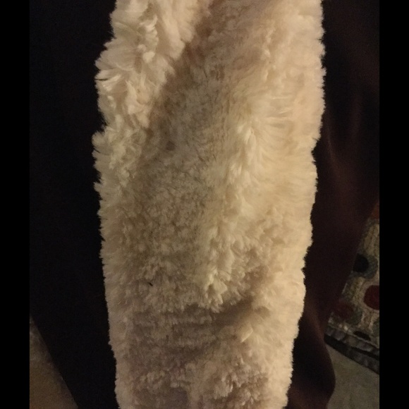 New Faux Fur Cream Scarf - Picture 3 of 4