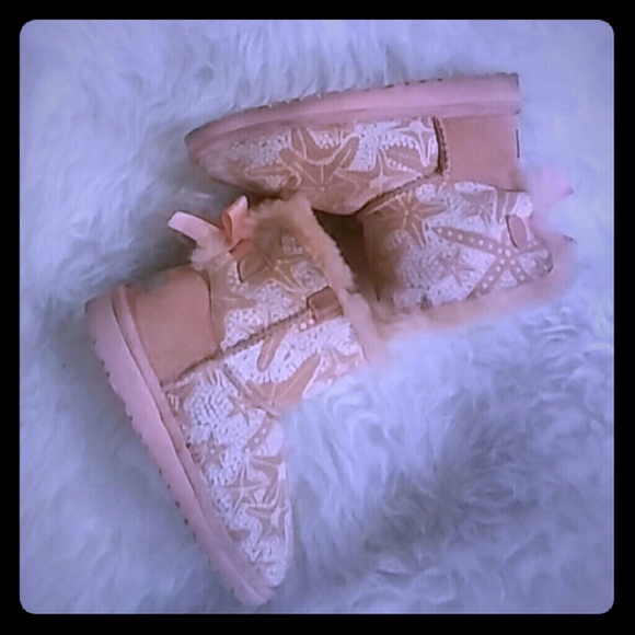 🎉Price drop🎉EUC Girl's Pink Ugg Boots 😍