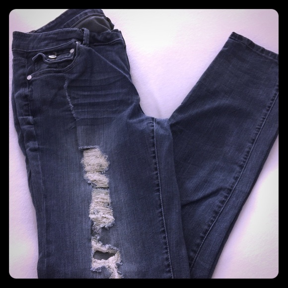 💥🎉Ripped up Arden B jeans💥🎉