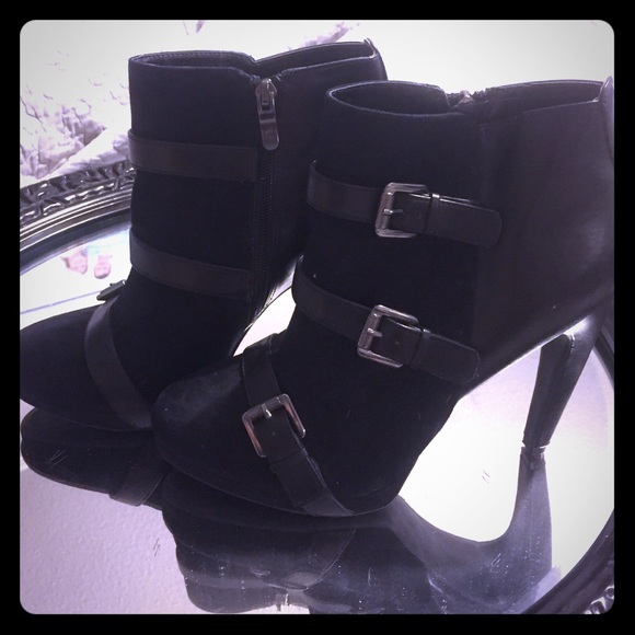 Sam Libby booties - Picture 1 of 4