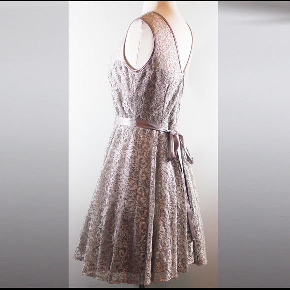 BETSY & ADAM METALLIC LACE COCKTAIL DRESS - Picture 3 of 4