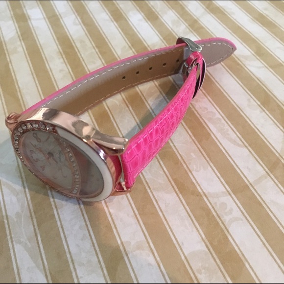 Beautiful crescent moon and stars watch - Picture 2 of 2