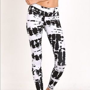 Airbrush Legging White Tie Dye NWOT