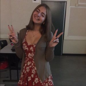 Meet your Posher, Leora