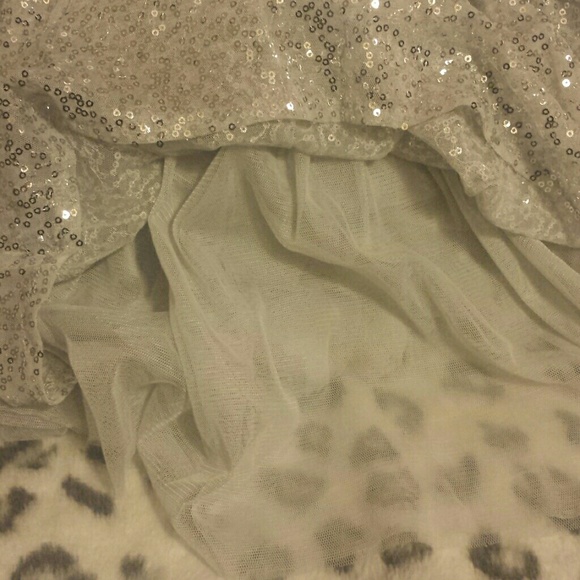 Beautiful and classy sequence skirt & mesh - Picture 4 of 4