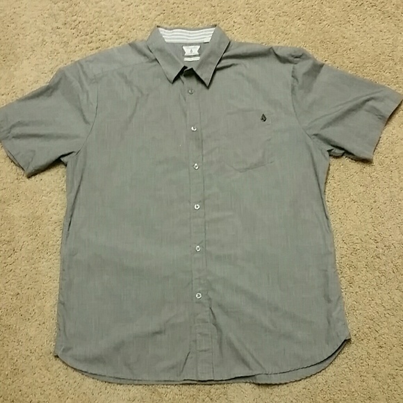 Volcom shirt NWOT
