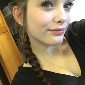 Meet your Posher, Abbey