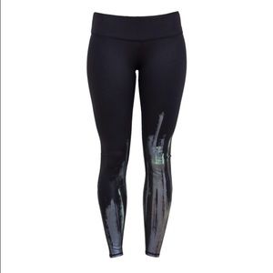 Alo Airbrush Legging Black Glow in the Dark NWT