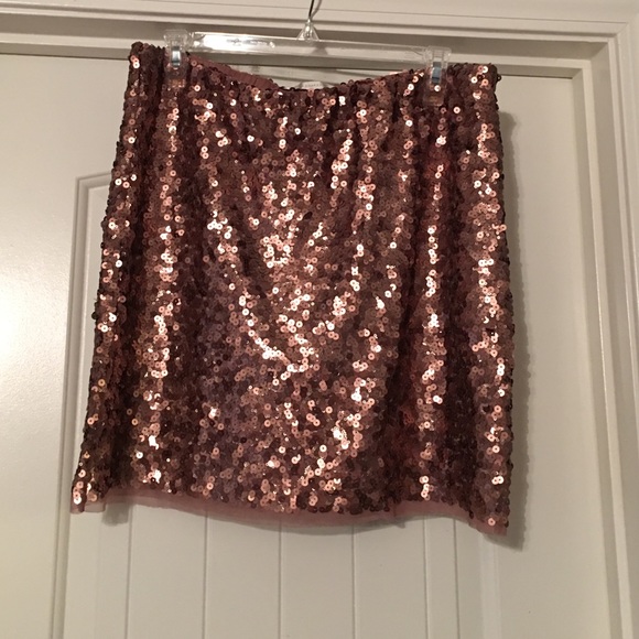 Rose gold sequin mini skirt!