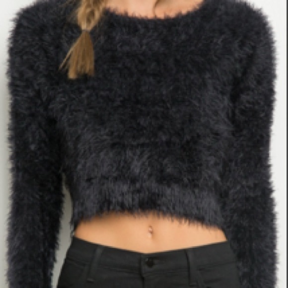 Brandy Melville NWT Shaylaine faux fur sweater NEW - Picture 4 of 4