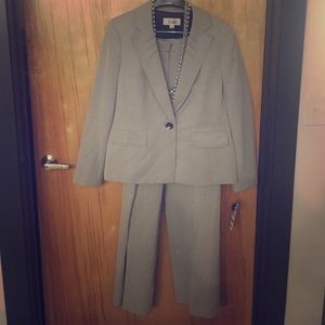 Le Suit Dove Grey Pant Suit 16 NWT chic!