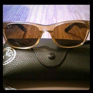 New wayfarer Ray Ban sunglasses
