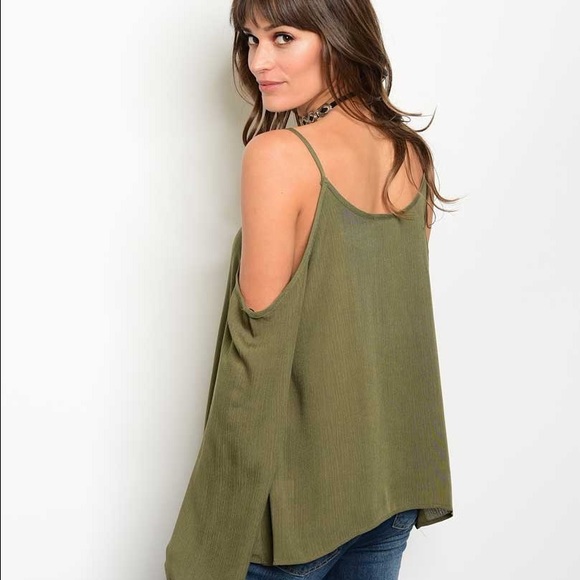 SALE!! ⭐️⭐️⭐️olive cold shoulder Blouse - Picture 2 of 2