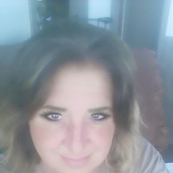 Meet your Posher, Sabrina - Picture 1 of 1