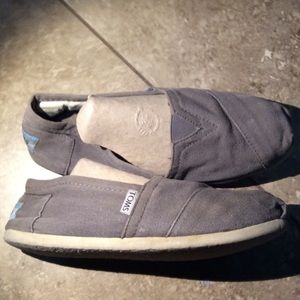 Grey Toms