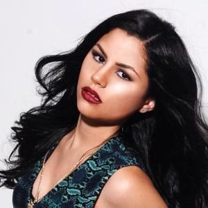 Meet your Posher, Yanelis