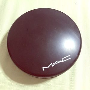 Mac Mineralize Skinfinish Medium Plus.