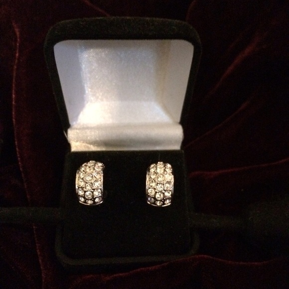 Silver tone crystal earrings. - Picture 1 of 4