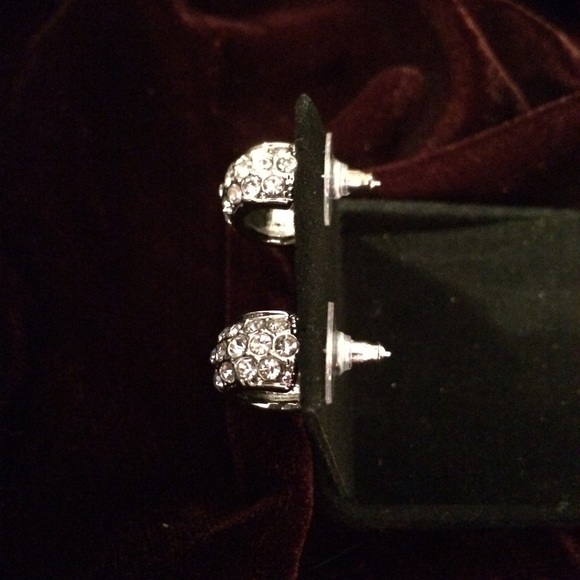 Silver tone crystal earrings. - Picture 2 of 4