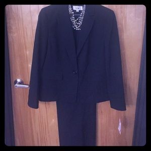 Le Suit Black white pinstripe pant suit 14 NWT
