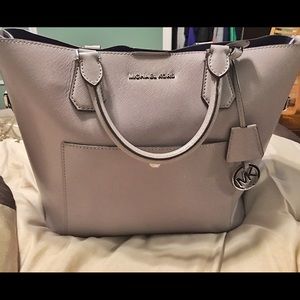 Gray leather michael kors shoulder bag