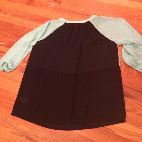 Colorblock shirt - Picture 2 of 2