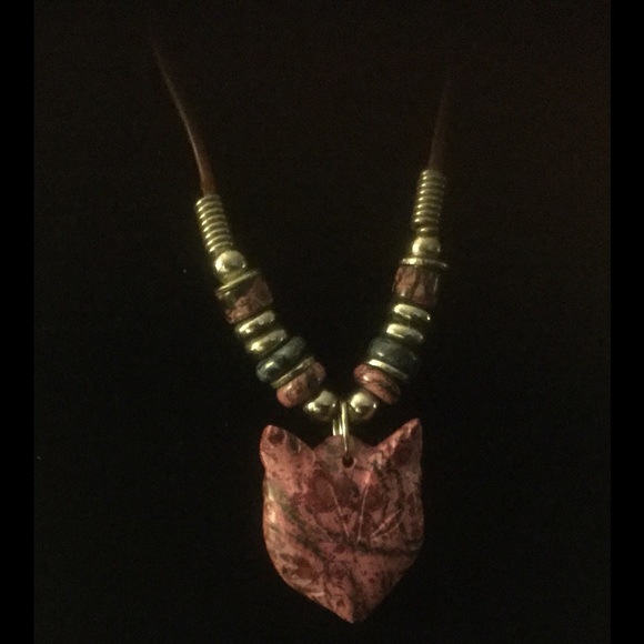 Wolf pendant of Rhodochrosite stones 18" - Picture 3 of 3
