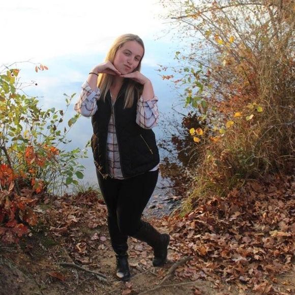 Meet your Posher, Caroline