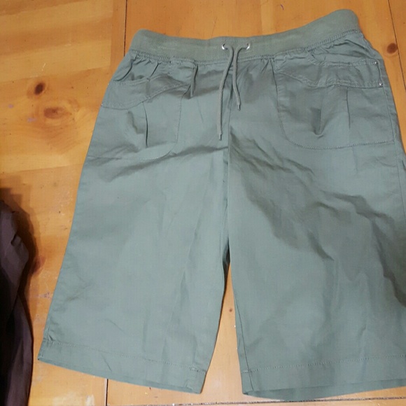 Capri pants