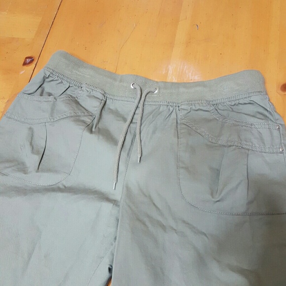 Capri pants - Picture 2 of 3