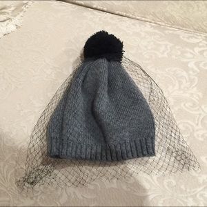 Veil beanie with Pom Pom