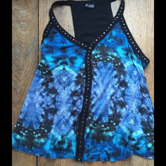 Blue patterned top