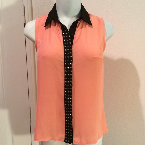 Class w/ Edge: Sleeveless Studded Blouse - Picture 2 of 4